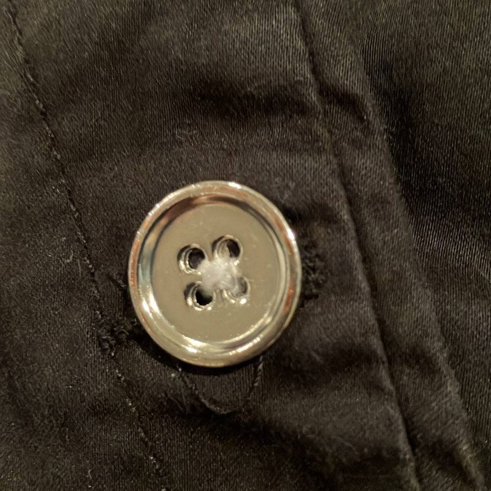 Preloved intro casual elegance Stretch shorts with 2 buttons on front pockets ❤️ - Picture 4 of 8